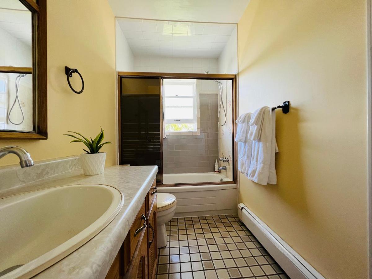 Lee'S Ocean Peek B & B Stratford エクステリア 写真