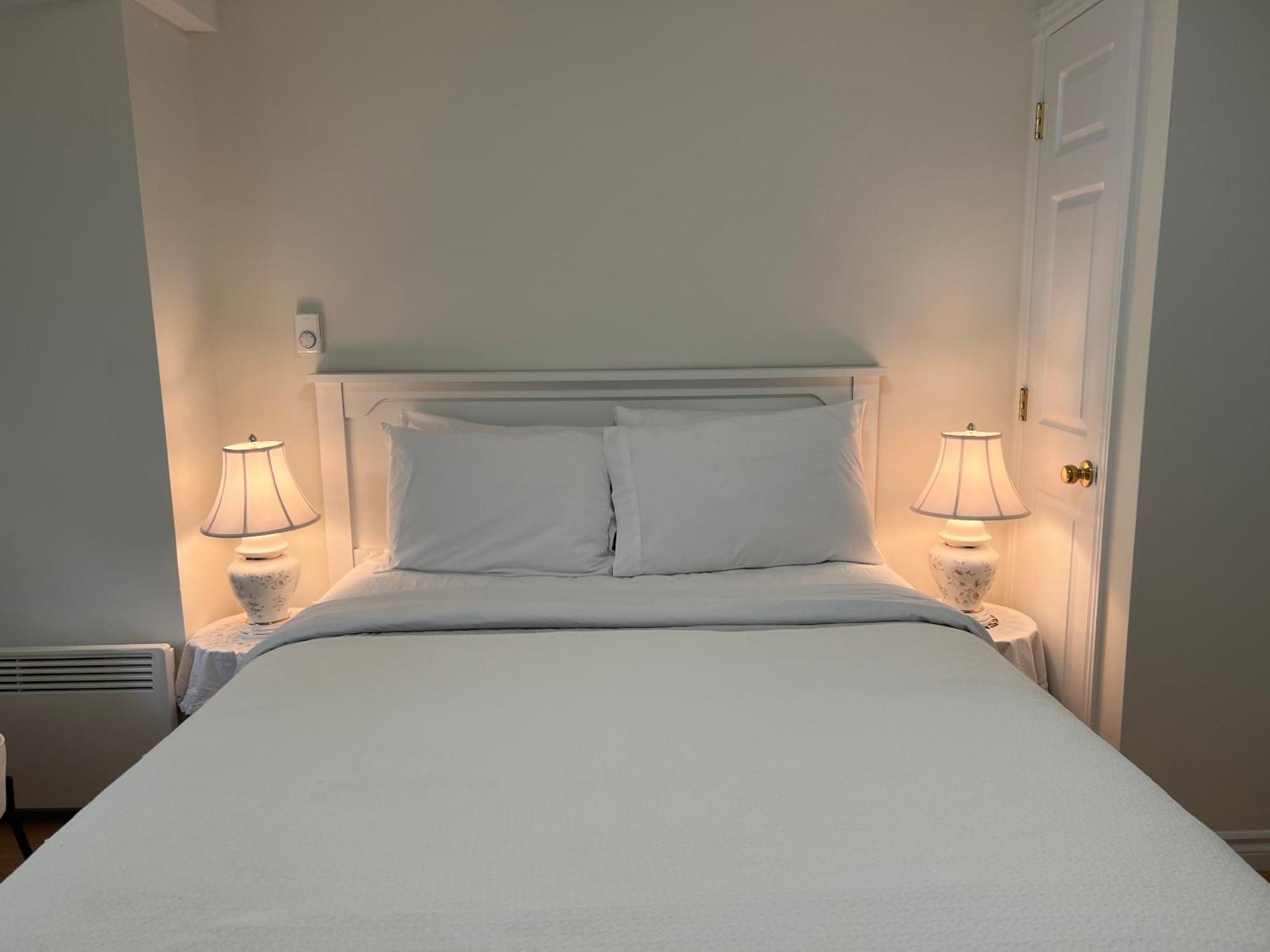 Lee'S Ocean Peek B & B Stratford エクステリア 写真