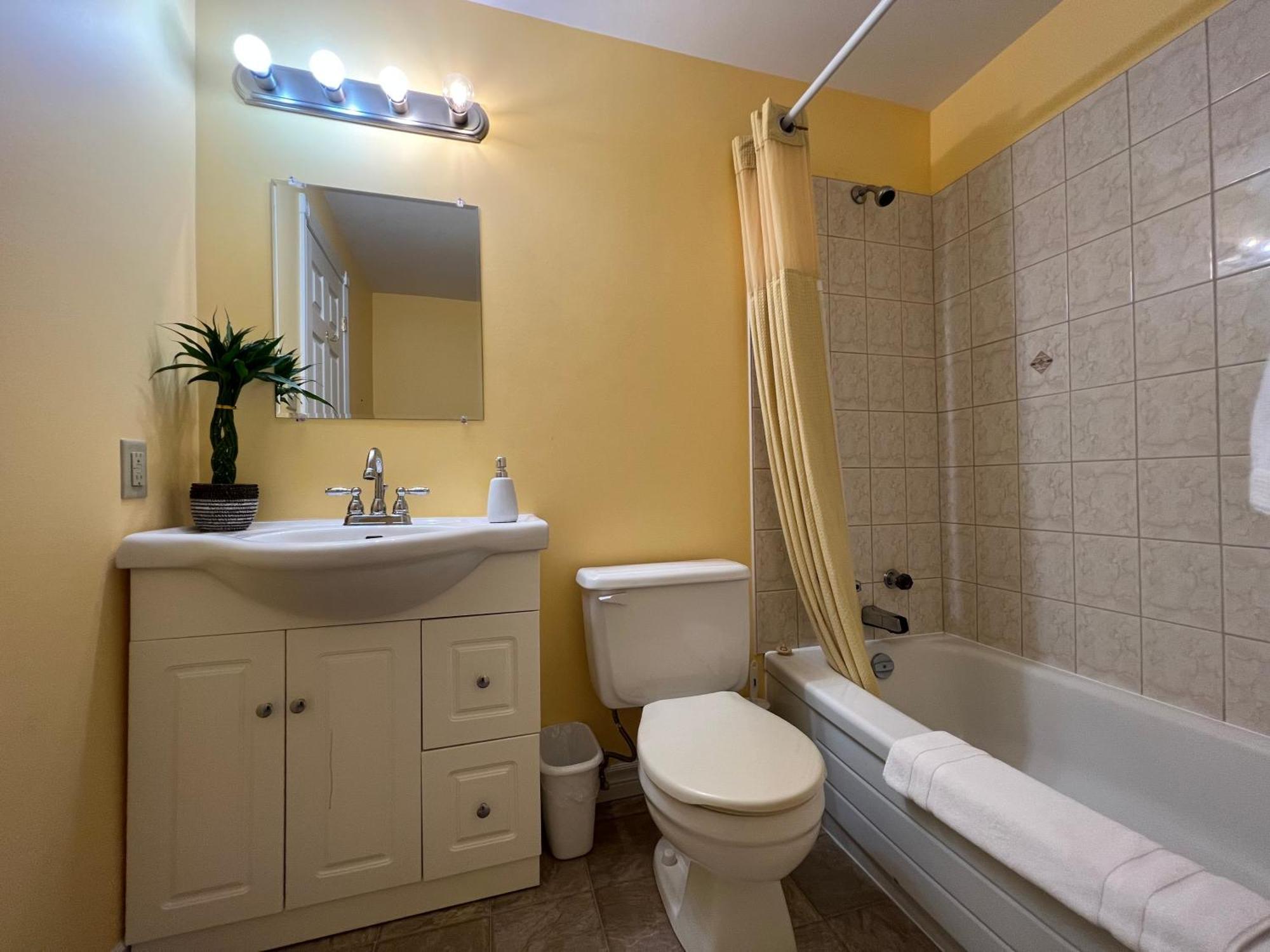 Lee'S Ocean Peek B & B Stratford エクステリア 写真