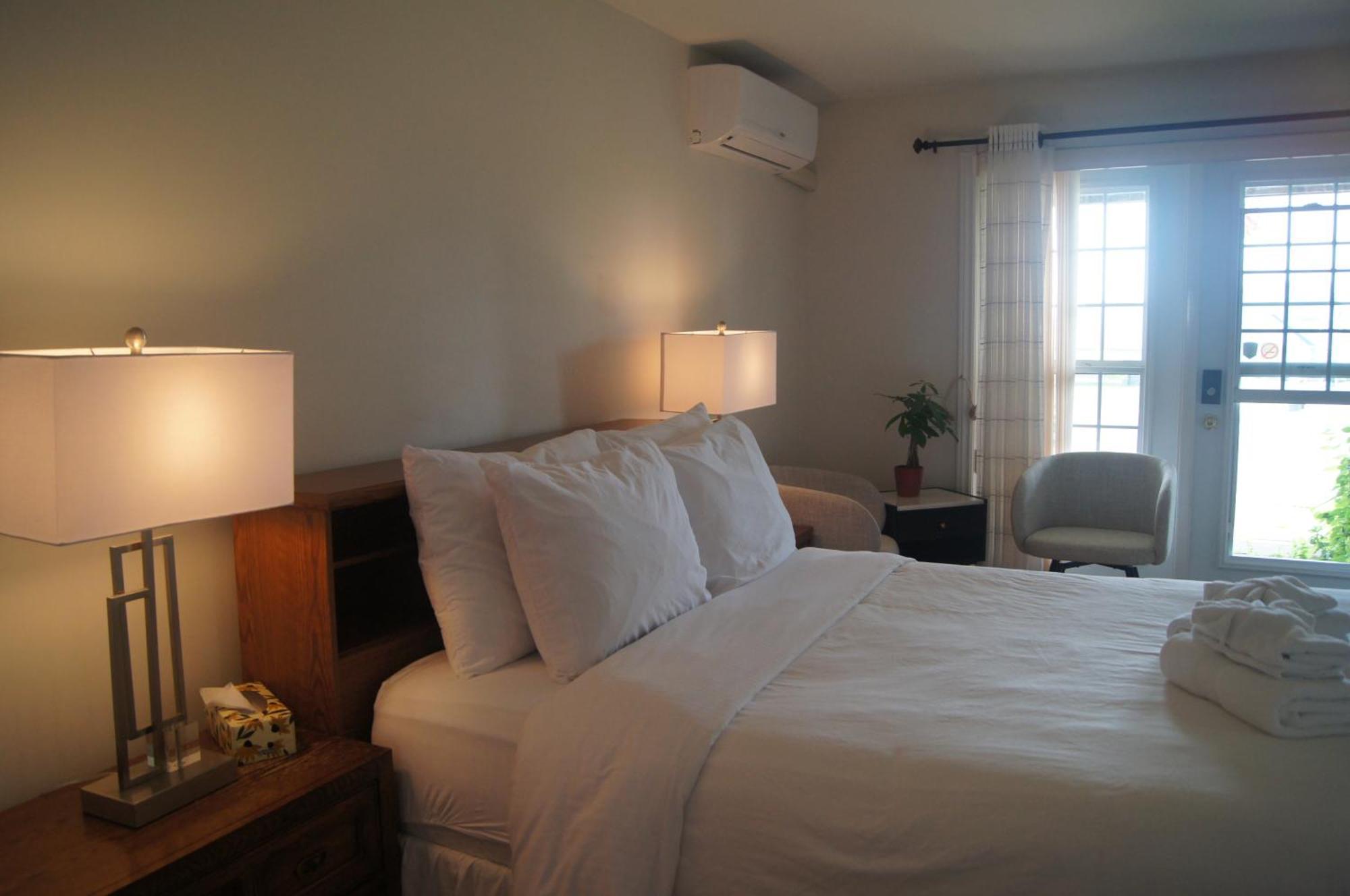 Lee'S Ocean Peek B & B Stratford エクステリア 写真