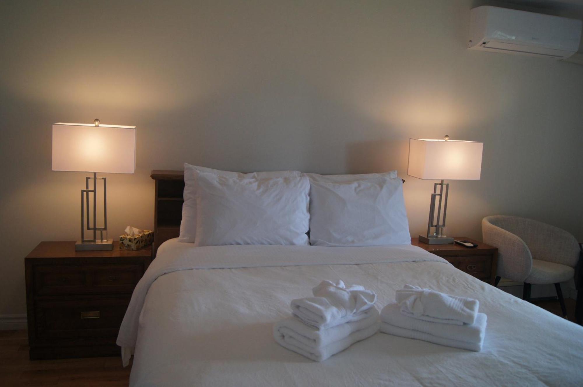 Lee'S Ocean Peek B & B Stratford エクステリア 写真