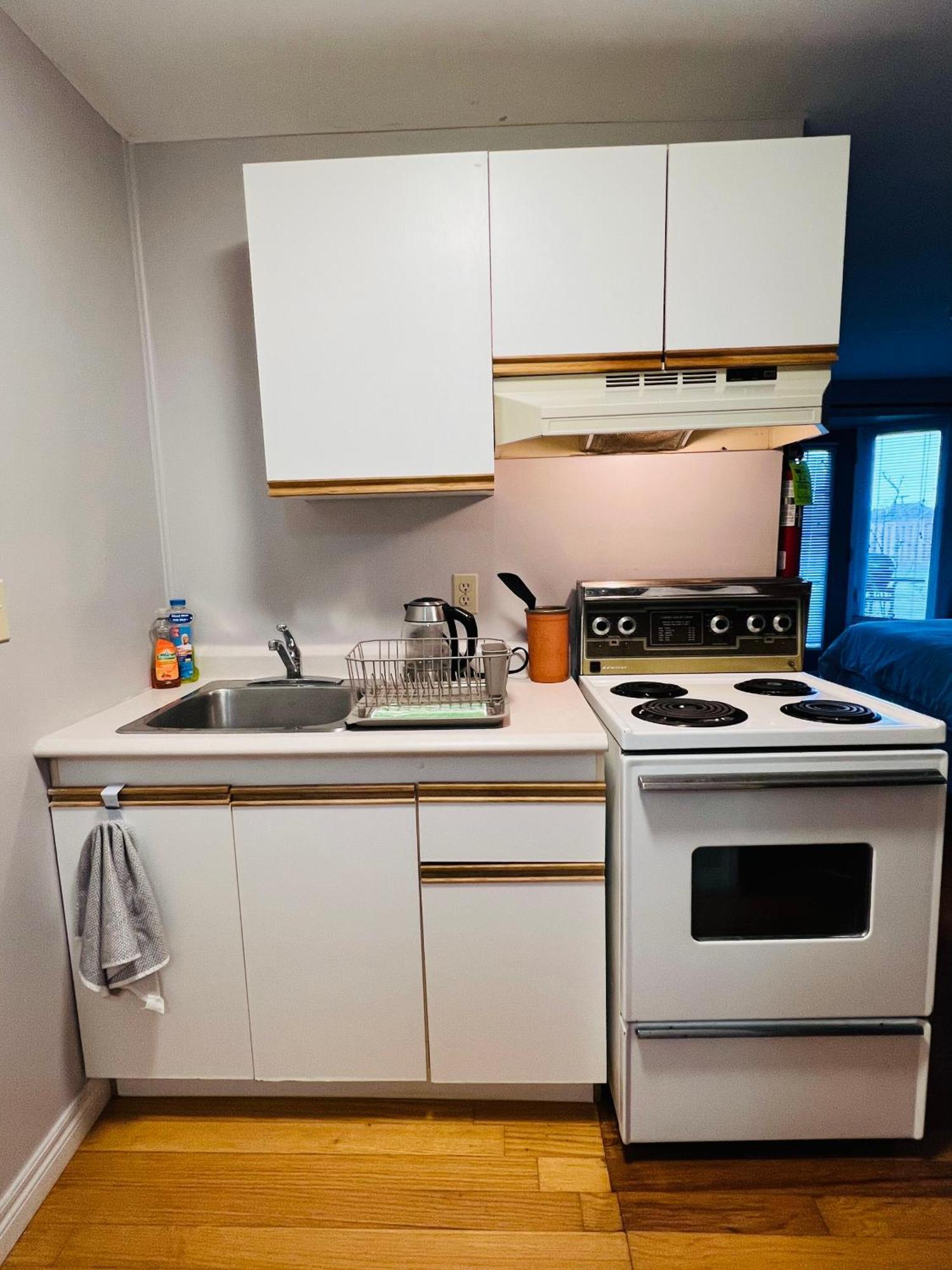 Lee'S Ocean Peek B & B Stratford エクステリア 写真